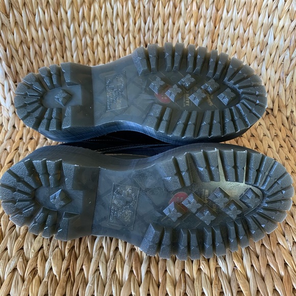 Hello Kitty x Dr Martens 1461 Quad Loafer - Picture 6 of 8